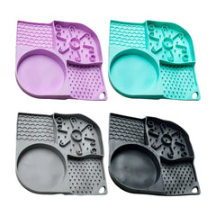 Plato plano interactivo anti asfixia 21x21cm para alimentar mascotas con 4 diferentes compartimientos y ventosa adheribles, variedad de colores - JR2406
