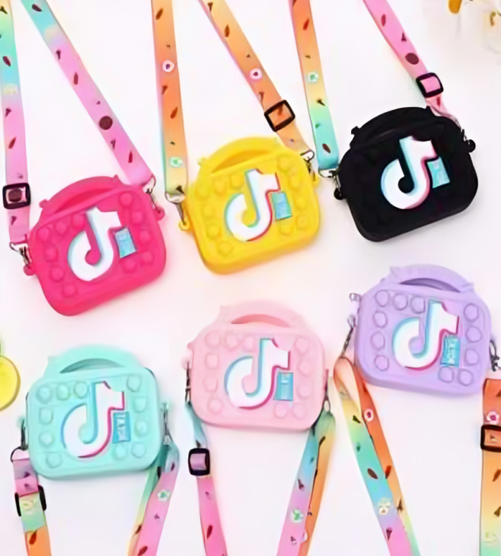 Monedero de silicona diseño de tiktok mas pop it - KM-G09